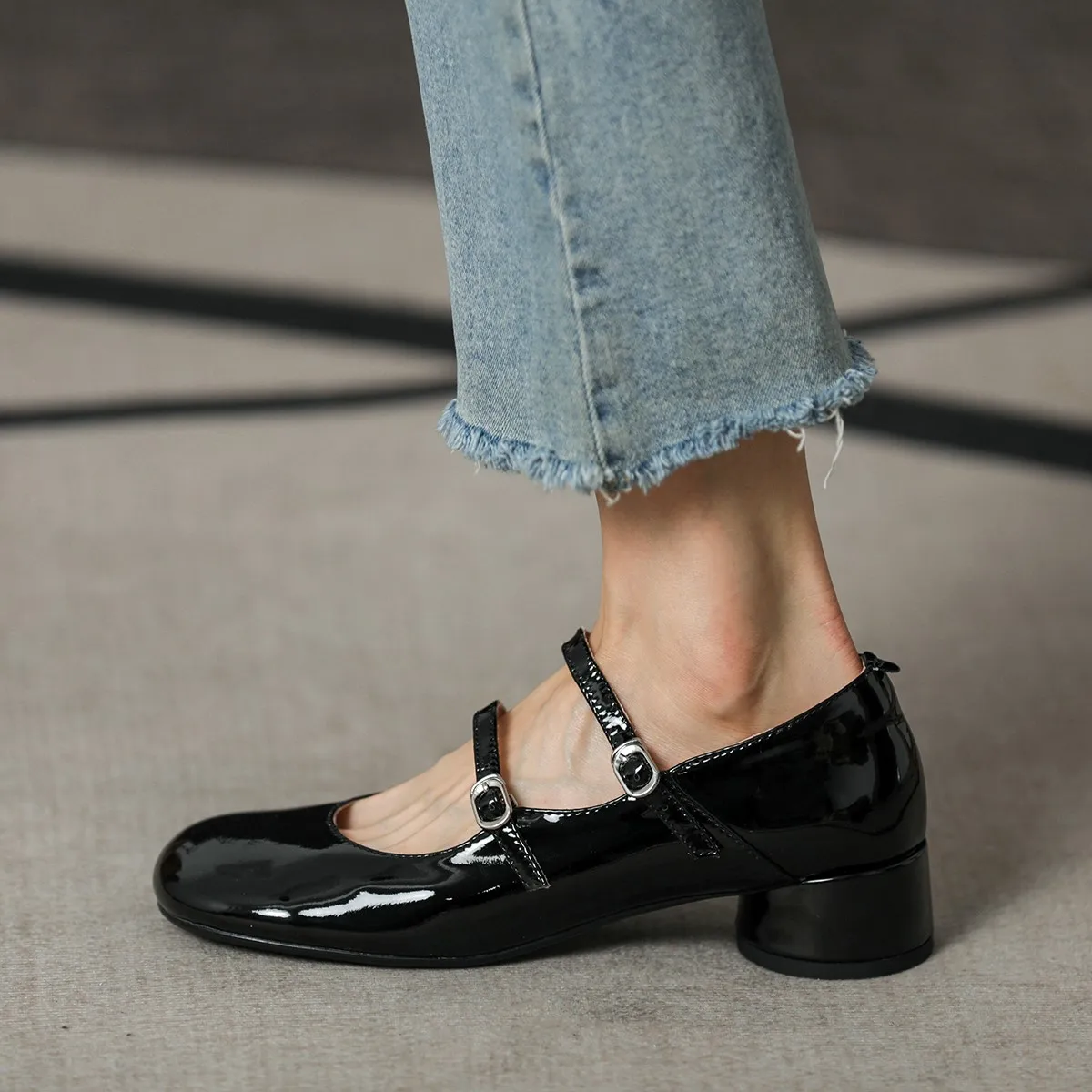 Kadın Pompaları Zarif Kadın Yuvarlak Ayak Ayakkabı SquareToe Bahar Sonbahar Patent Deri Pompaları Mary Jane Ayakkabı İki Sapanlar Med Topuk