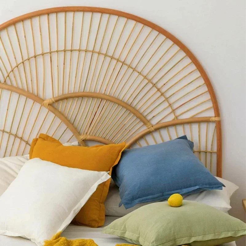 İskandinav rattan başlık aile yanı örnek oda arka planı zemin dekorasyon ıns doğal rattan yatak arkalığı
