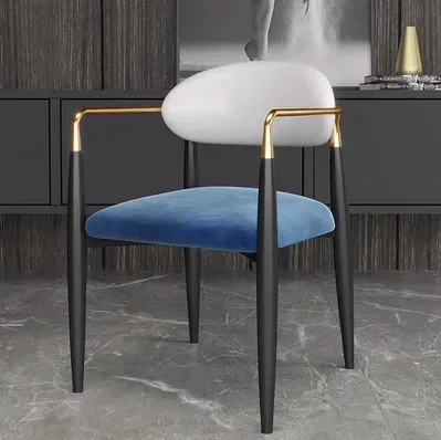 Nordic ışık lüks High-End rahat demir uzun oturma yemek masası ve sandalye ev sandalyesi kozmetik sandalye
