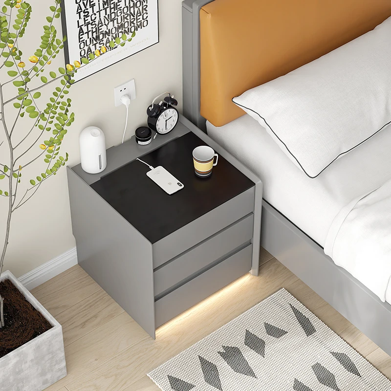 Lambalı italyan minimalist 3 çekmeceli komodinli modern yatak odası