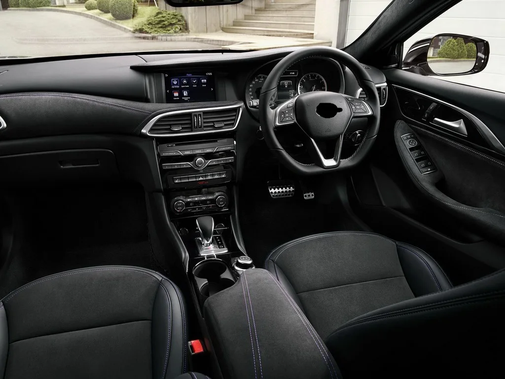 Nissan Infiniti için QX30 Otomatik Stereo Kafa Ünitesi Multimedya Oynatıcı Radyo teyp Araba GPS Navigasyon