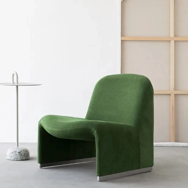 Modern Rahatlatıcı Kanepeler Dinlenme İtalyan Özel Tasarım Sandalyeler Yüksek Kaliteli Deri Endüstriyel Kanepeler Kumaş Divano Letto Klasik Kanepe