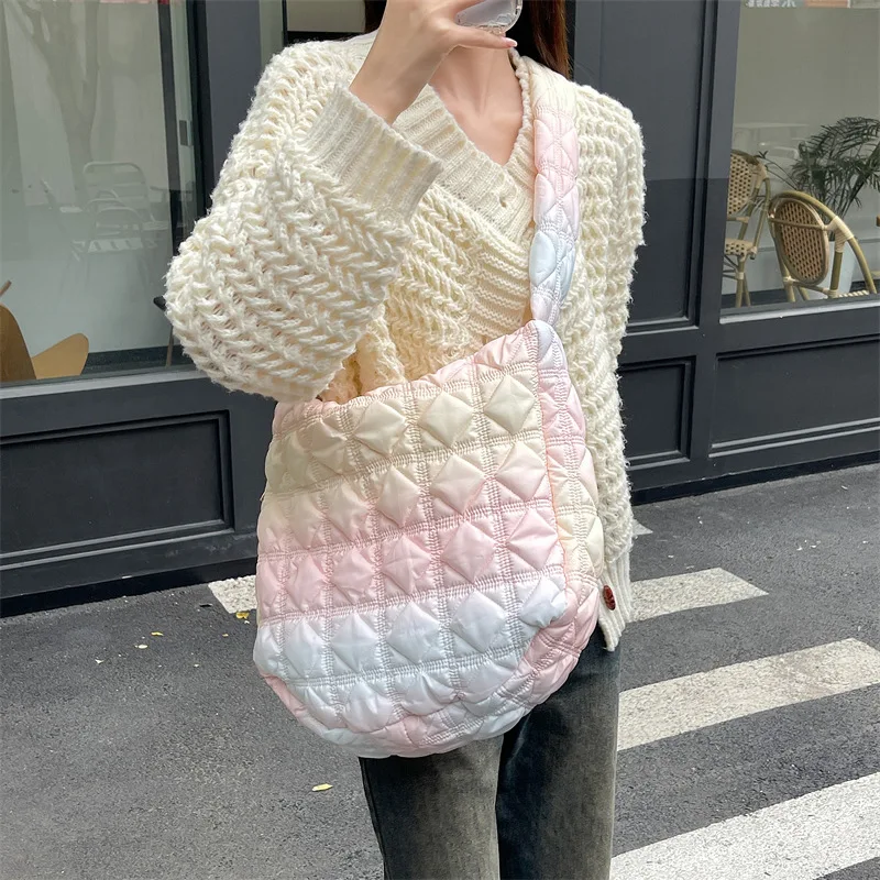 Tatlı Renk Büyük Kapasiteli kadın askılı omuz çantası Moda Eşkenar Dörtgen Pilili Tasarım Bayanlar postacı çantası Basit Roman Kadın Çanta