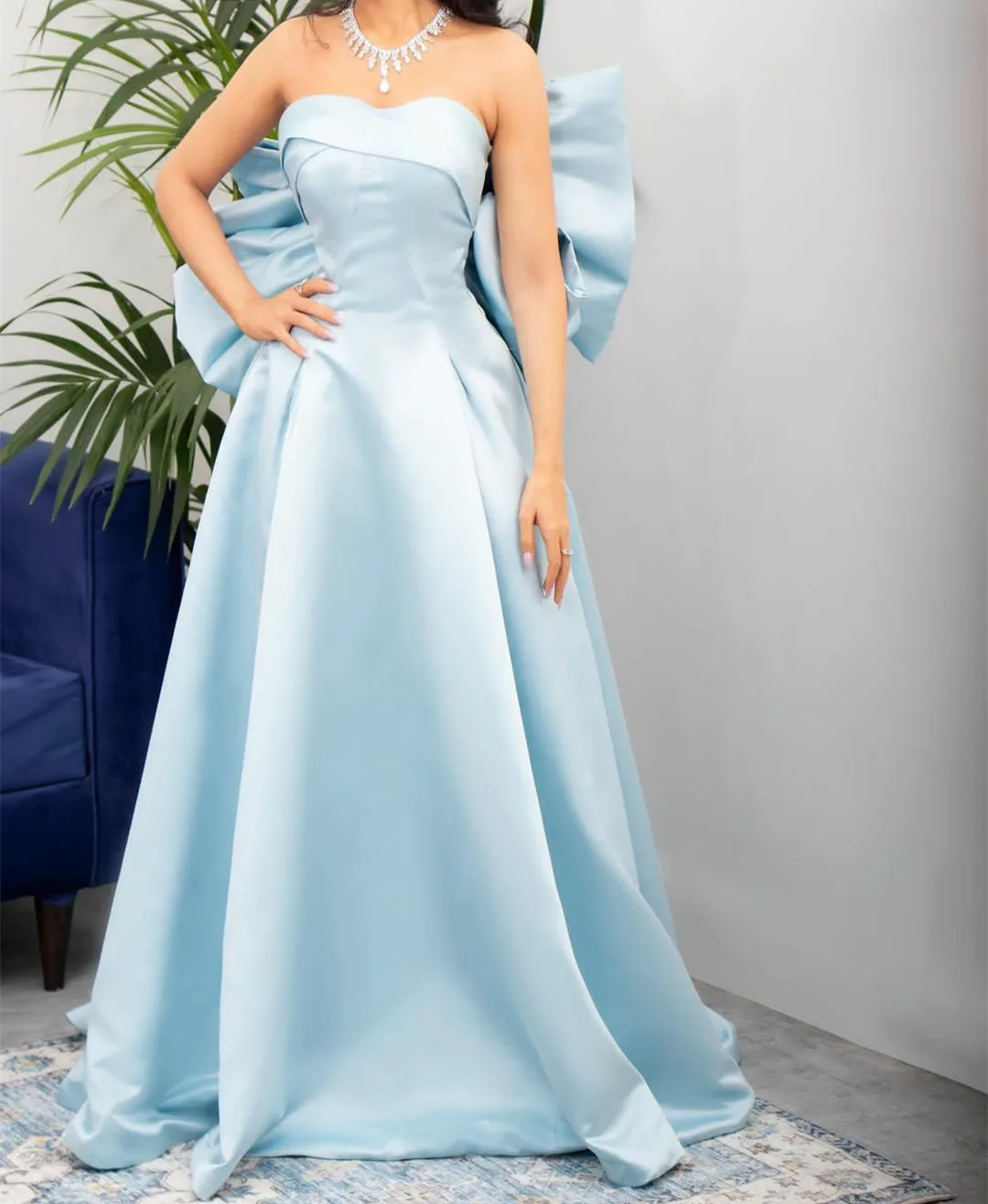 Zarif Uzun Saten Mavi Abiye Cepler İle A-Line Sevgiliye Pileli Fermuar Geri Abendkleid Elbiseler de Soirée Kadınlar için