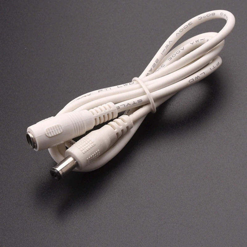 Siyah Beyaz 3ft DC Uzatma Kablosu 5.5 mm x 2.1 mm Erkek Kadın Güç şarj kablosu CCTV kablosuz ip kamera LED Şerit, Araba