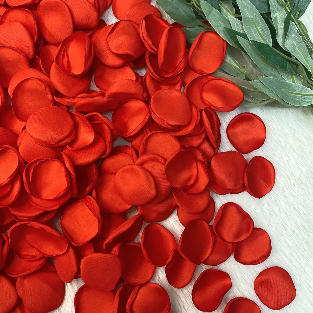 100 Adet / torba Kırmızı İpek Saten Gül Yaprakları Düğün sevgililer Günü Doğum Günü Ev Dekorasyonu