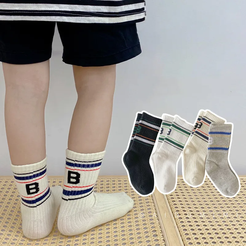 Çocuk Erkek Çorap Kore Moda Sadelik Buzağı Çorap Çocuk Erkek Dört Sezon Pamuk Mektup B Spor Çorap Çocuk Giyim