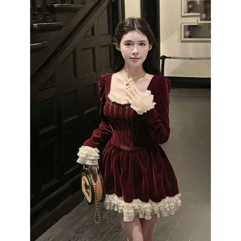 Şarap Kırmızı Altın Kadife Elbise Sonbahar / Kış 2023 Yeni Vintage Tatlı Dantel Patchwork Prenses Elbiseler kadın Fransız Zarif Doğum Günü E