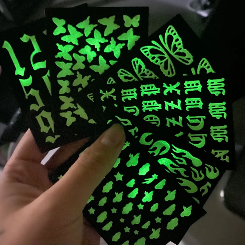 6 Sayfalık Karanlık Nail Art Sticker Çıkartması Canlı 3D Kelebek Tasarım Aydınlık Süslemeleri Tırnak Çıkartmaları TNL2354345-23536