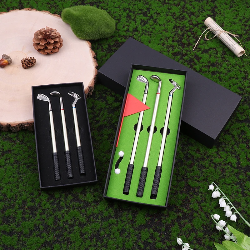 3 adet / takım Mini Masaüstü Golf Topu Kalem Hediye İçerir Koyarak Yeşil 3 Kulüpleri Kalem Topları Ve Bayrak Masa Oyunları Ofis Okul Hediye